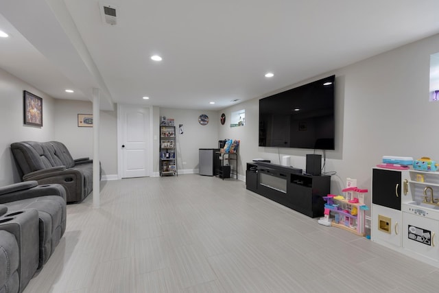 889 S Golf Cul De Sac St, Des Plaines, IL 60016 - living area with recessed lighting