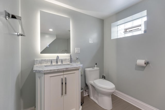 889 S Golf Cul De Sac St, Des Plaines, IL 60016 - half bath featuring toilet and vanity