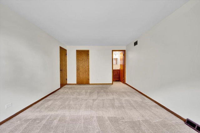 901 E Ardyce Ln, Mount Prospect, IL 60056 - unfurnished room with light carpet and baseboards