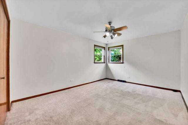 901 E Ardyce Ln, Mount Prospect, IL 60056 - unfurnished room featuring light carpet and ceiling fan