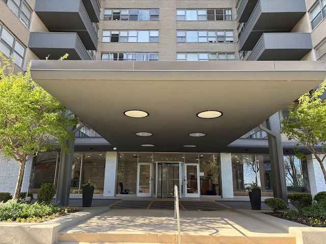 6301 N Sheridan Rd Unit 5H, Chicago, IL 60660 - view of apartment building / complex