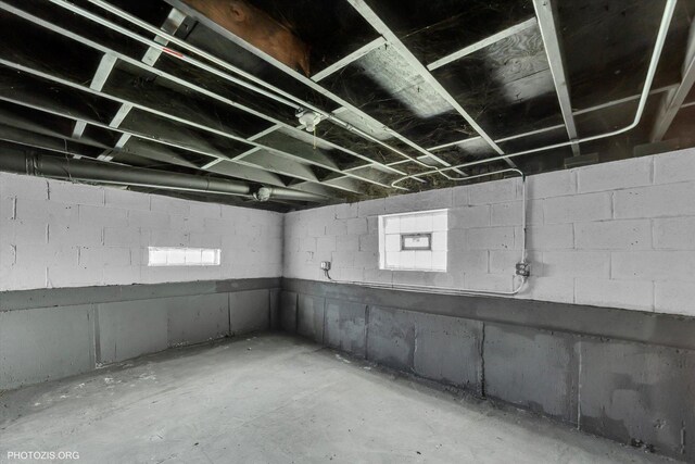 10002 S Torrence Ave, Chicago, IL 60617 - view of basement