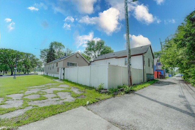 10002 S Torrence Ave, Chicago, IL 60617 - view of home's exterior