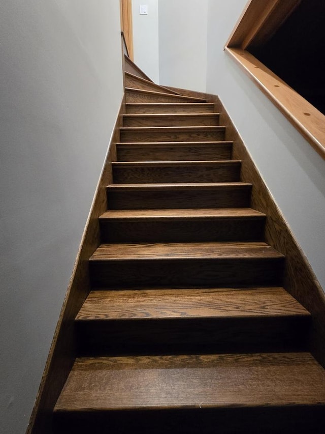 775 Thornmeadow Rd, Riverwoods, IL 60015 - view of staircase