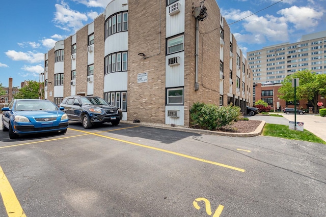 1130 Ontario St Unit B1, Oak Park, IL 60302 - view of property with uncovered parking