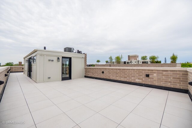 1812 N Howe St Unit Ph, Chicago, IL 60614 - view of patio with central AC
