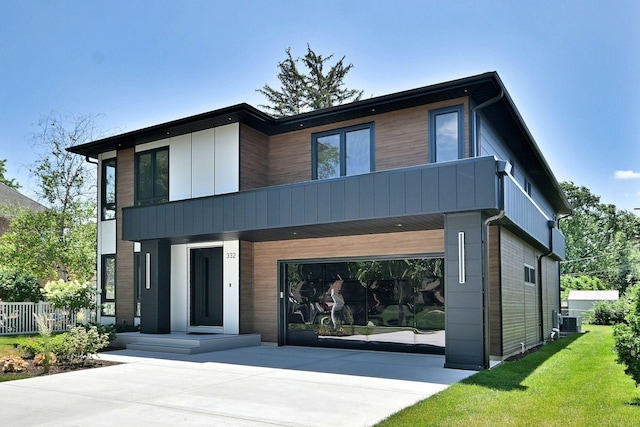 332 W Fremont Ave, Elmhurst, IL 60126 - modern home with driveway and a garage