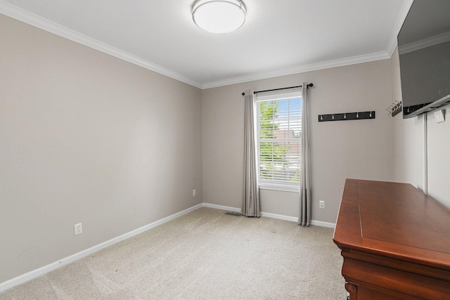 1S215 S Hyde Park, Geneva, IL 60134 - empty room with ornamental molding and light colored carpet