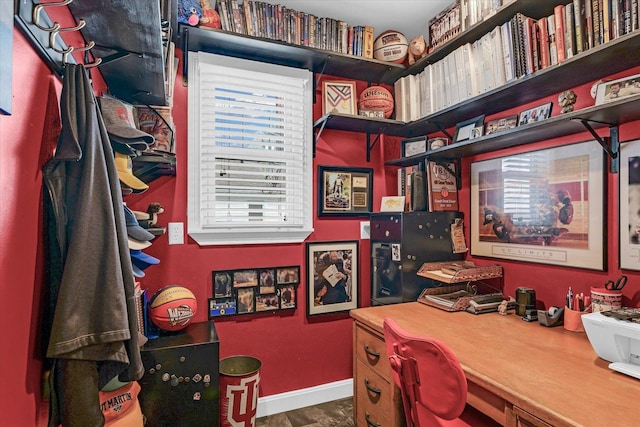 320 E Locust St, Watseka, IL 60970 - home office with baseboards