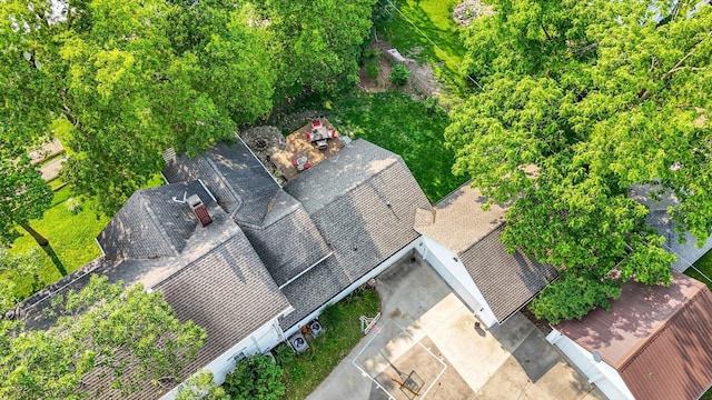 320 E Locust St, Watseka, IL 60970 - drone / aerial view
