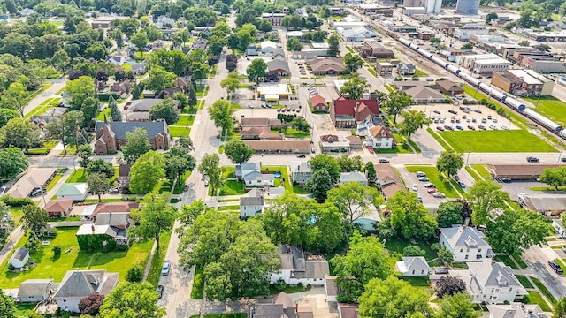 320 E Locust St, Watseka, IL 60970 - view of property location with nearby suburban area