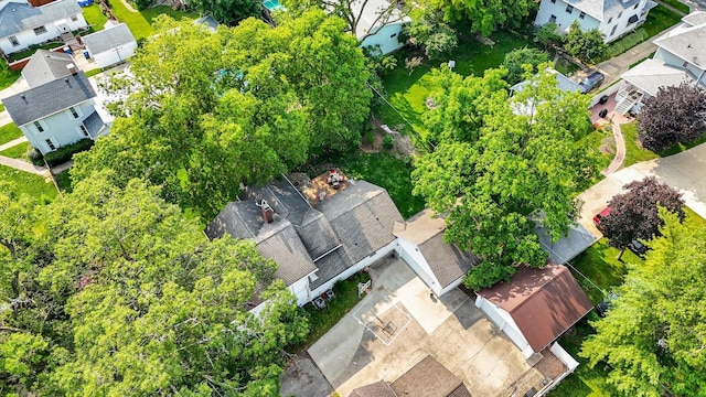 320 E Locust St, Watseka, IL 60970 - aerial perspective of suburban area