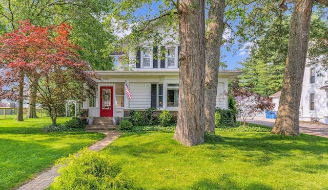 320 E Locust St, Watseka, IL 60970 - view of front of house with a front lawn