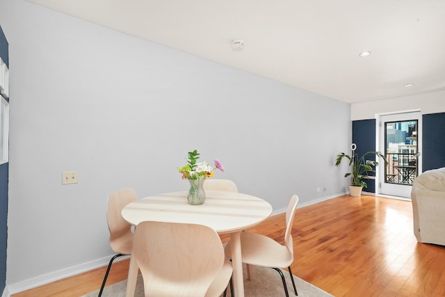 40 E 9th St Unit 1807, Chicago, IL 60605 - dining room with light wood finished floors, baseboards, and recessed lighting