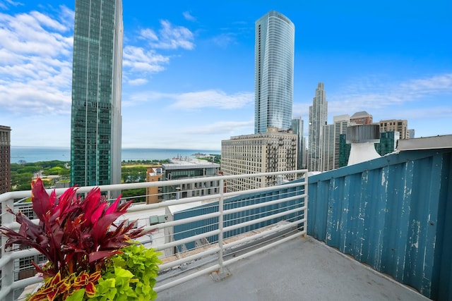 40 E 9th St Unit 1807, Chicago, IL 60605 - balcony featuring a water view and a city view