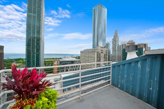 40 E 9th St Unit 1807, Chicago, IL 60605 - balcony featuring a water view and a city view