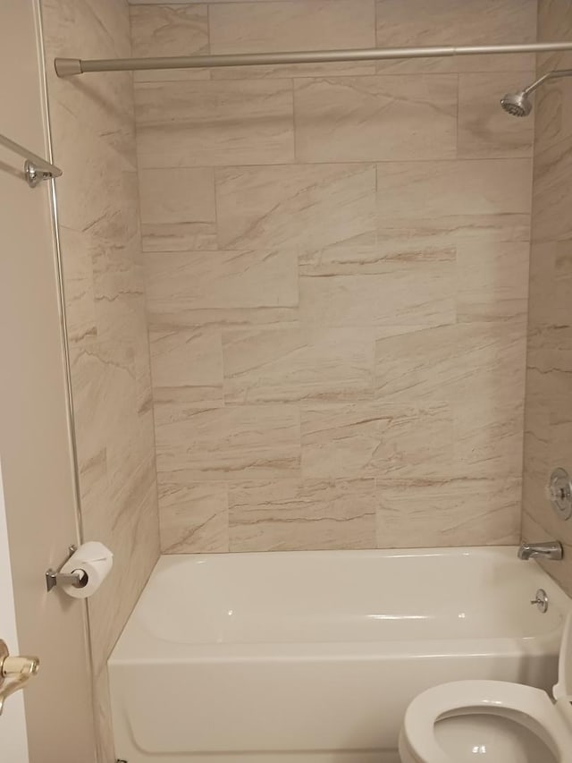 366 Pinetree Ln Unit B1, Schaumburg, IL 60193 - bathroom with bathtub / shower combination and toilet