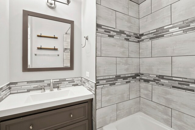 1505 N Talman Ave Unit 1, Chicago, IL 60622 - full bathroom with vanity and shower / bathtub combination