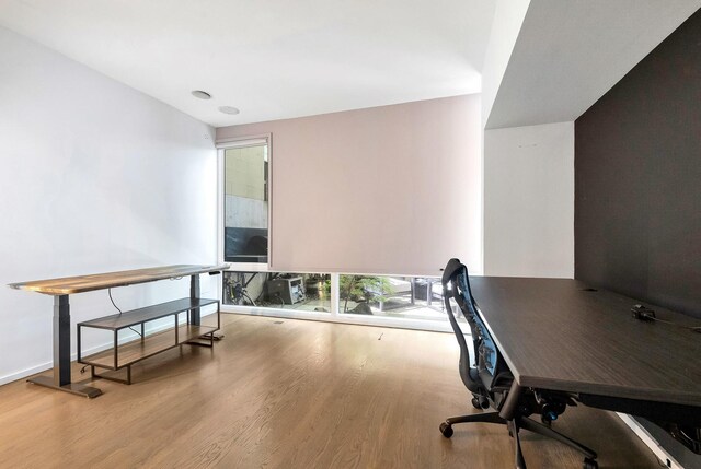 839 N Hermitage Ave Unit 101, Chicago, IL 60622 - home office with wood finished floors