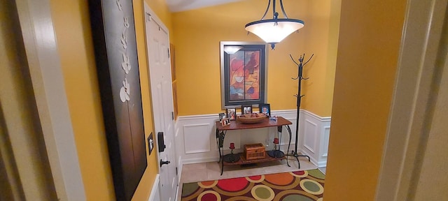 39806 Waterloo Dr, Beach Park, IL 60083 - hallway featuring wainscoting and a decorative wall