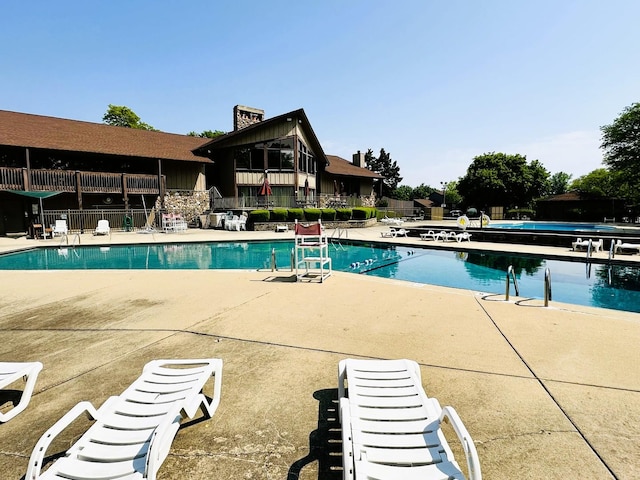 380 Ventura Club Dr, Roselle, IL 60172 - community pool featuring a patio