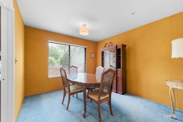 380 Ventura Club Dr, Roselle, IL 60172 - dining area featuring light carpet