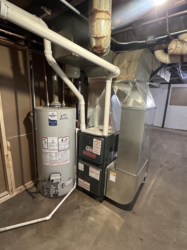 490 Country Club Dr, Kankakee, IL 60901 - utilities with water heater