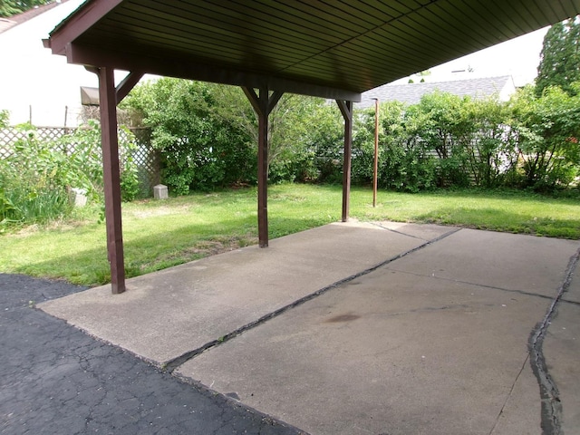 1425 Peoria St, Peru, IL 61354 - view of patio / terrace
