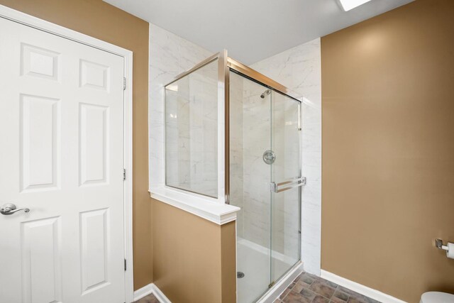 2045 Bonita Ln, Hoffman Estates, IL 60192 - full bath featuring a stall shower and baseboards