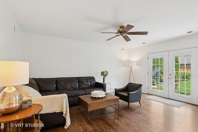 567 Byrd Rd, Riverside, IL 60546 - living area featuring wood finished floors and a ceiling fan