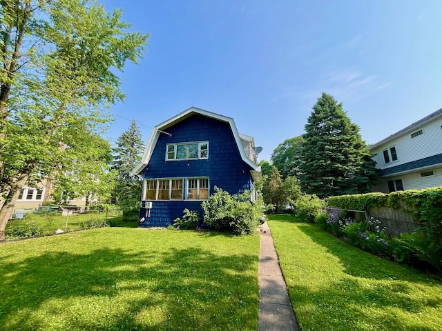 1520 Washington St, Evanston, IL 60202 - back of property featuring a gambrel roof