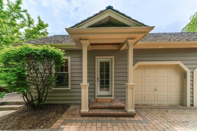 1602 Wickham Ct, Libertyville, IL 60048 - entrance to property featuring driveway