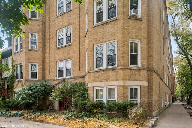 5842 N Wayne Ave Unit 1, Chicago, IL 60660 - view of property with cooling unit