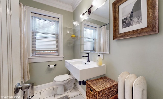 5842 N Wayne Ave Unit 1, Chicago, IL 60660 - full bath featuring ornamental molding, tile patterned floors, baseboards, and toilet