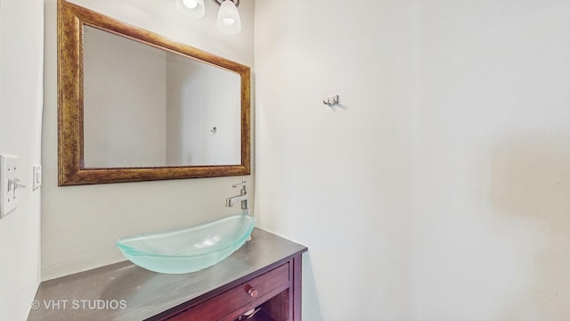 6542 Pine Hollow Rd, Carpentersville, IL 60110 - bathroom with vanity