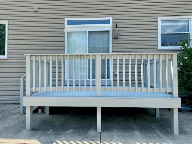 6542 Pine Hollow Rd, Carpentersville, IL 60110 - wooden terrace featuring a carport