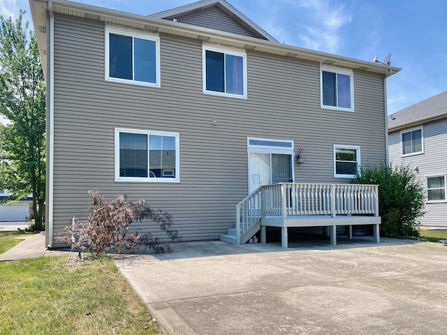 6542 Pine Hollow Rd, Carpentersville, IL 60110 - back of house with a deck and a patio area