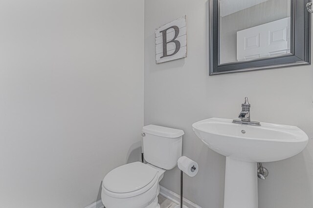2367 Camden Bay, Elgin, IL 60123 - bathroom featuring baseboards and toilet