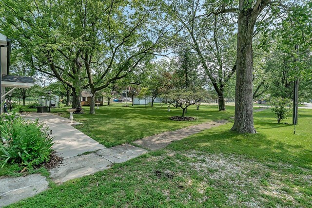 302 Wabash Ave, Campus, IL 60920 - view of green lawn