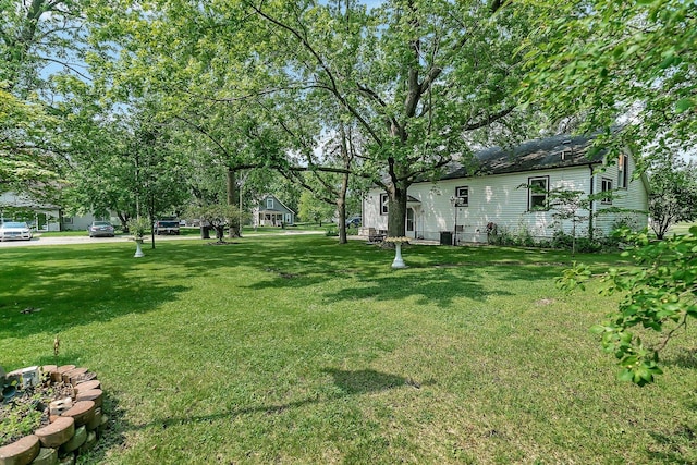 302 Wabash Ave, Campus, IL 60920 - view of grassy yard