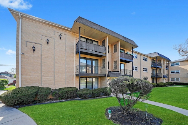 6568 W Roscoe St Unit 2N, Chicago, IL 60634 - view of building exterior