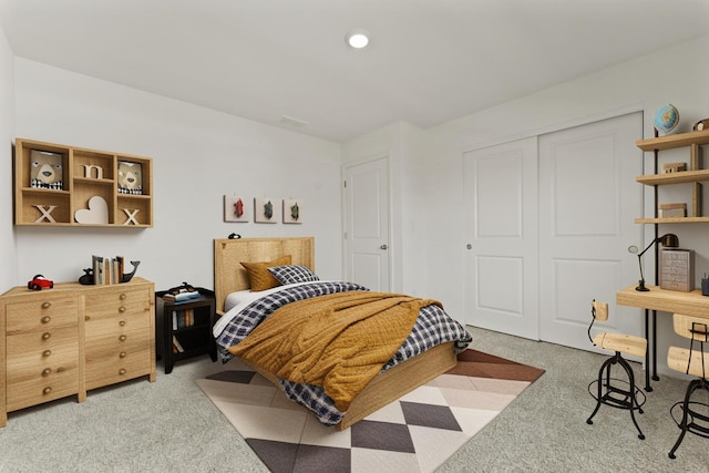6712 Eich Dr, Joliet, IL 60431 - carpeted bedroom featuring a closet