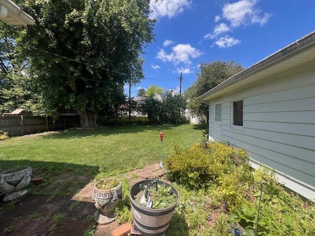 409 S E St, Clinton, IL 61727 - photo 33