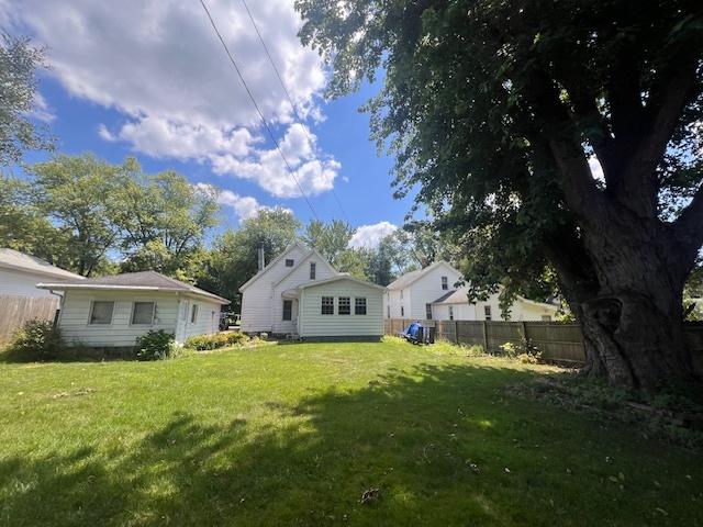 409 S E St, Clinton, IL 61727 - photo 34