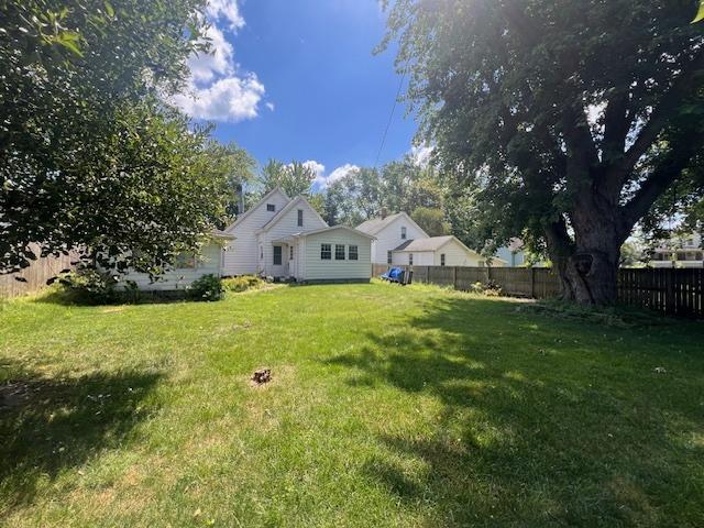 409 S E St, Clinton, IL 61727 - photo 35