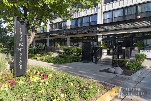 1033 W 14th Pl Unit 337, Chicago, IL 60608 - view of community