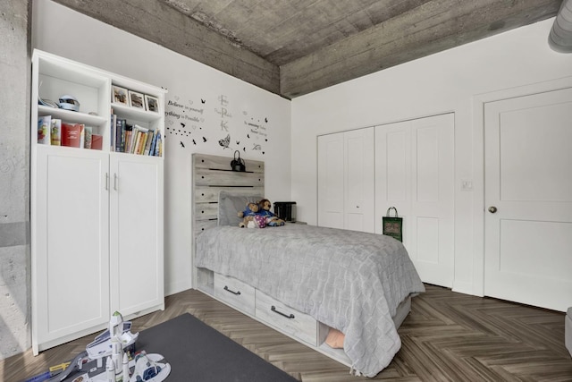 1033 W 14th Pl Unit 337, Chicago, IL 60608 - bedroom featuring a closet