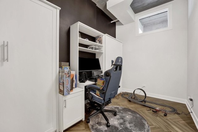 1033 W 14th Pl Unit 337, Chicago, IL 60608 - home office with baseboards