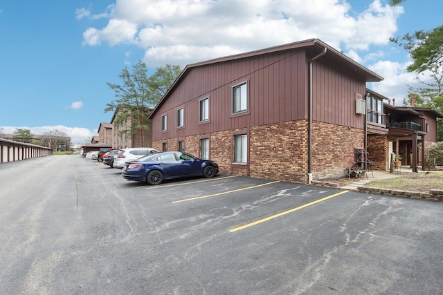 68 Pier Dr Unit 102, Westmont, IL 60559 - view of uncovered parking lot