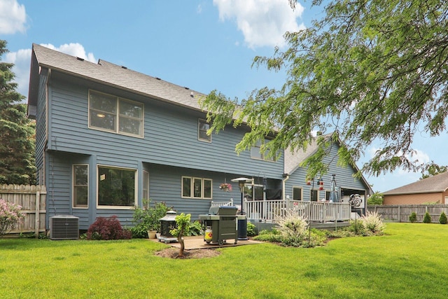 304 Fairhaven Dr, Winthrop Harbor, IL 60096 - back of house with a wooden deck